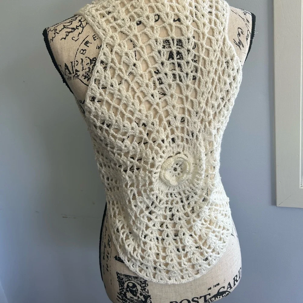 Handmade Cream Crochet Vest‎ - Picture 4 of 7